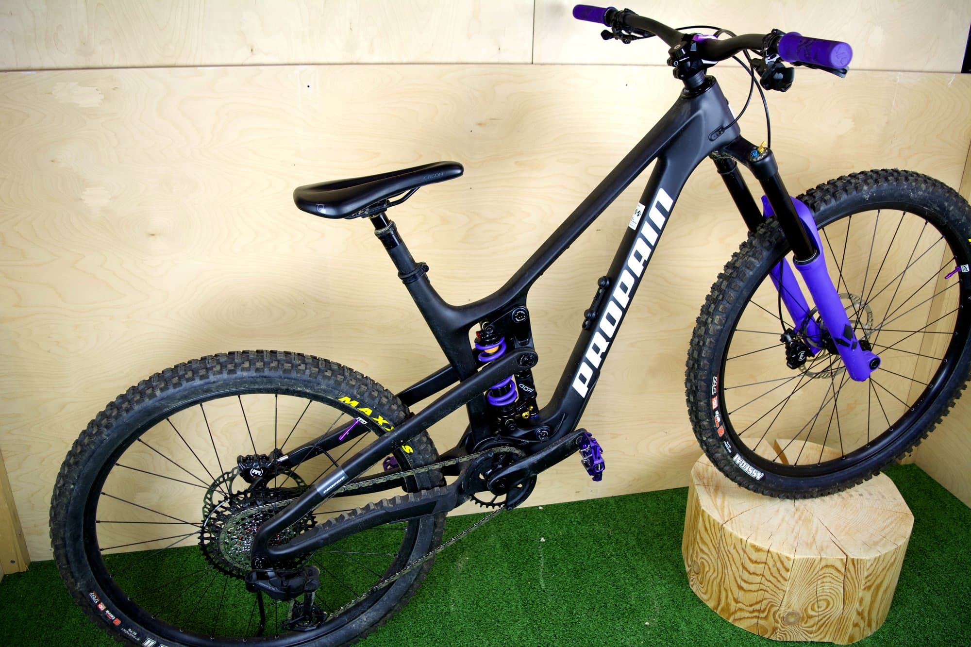 Tyee 6.1 CF miniatura 2
